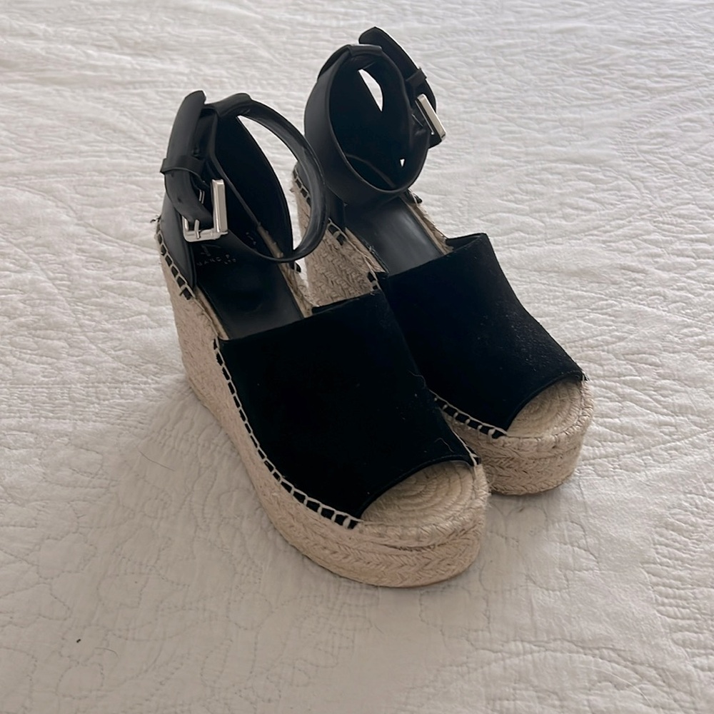 Like new! Marc Fisher platform Espadrille. Black. Size 6.